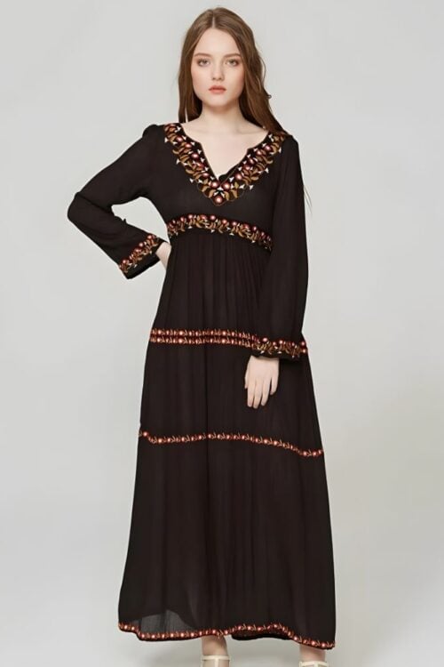 Robe longue bohème noire brodée