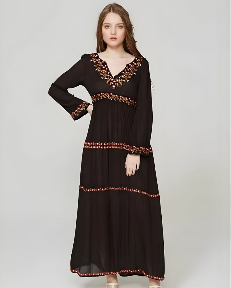 Robe longue bohème noire brodée