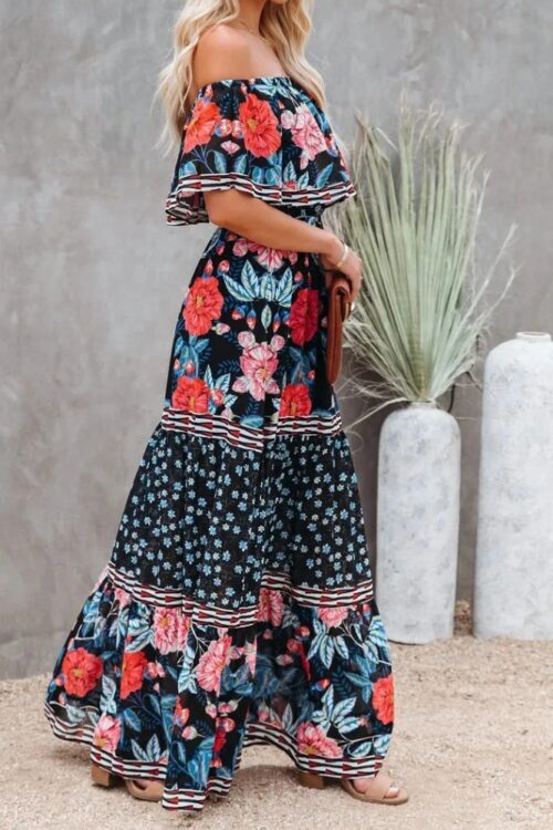 Robe longue col fendu à lacets style régulier