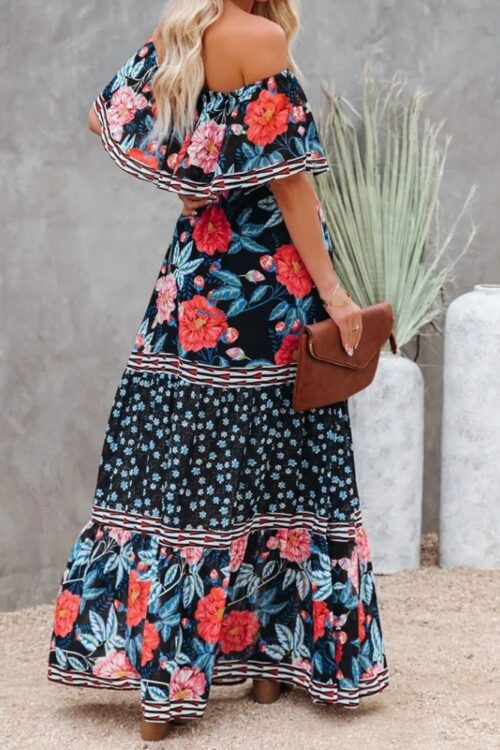 Robe longue col fendu à lacets style régulier