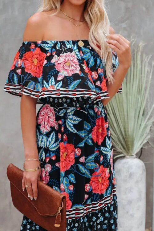 Robe longue col fendu à lacets style régulier