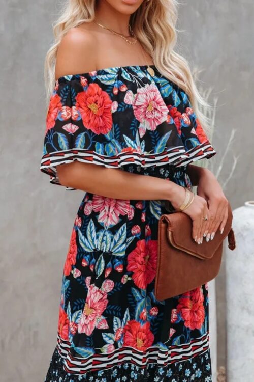 Robe longue col fendu à lacets style régulier