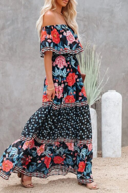 Robe longue col fendu à lacets style régulier