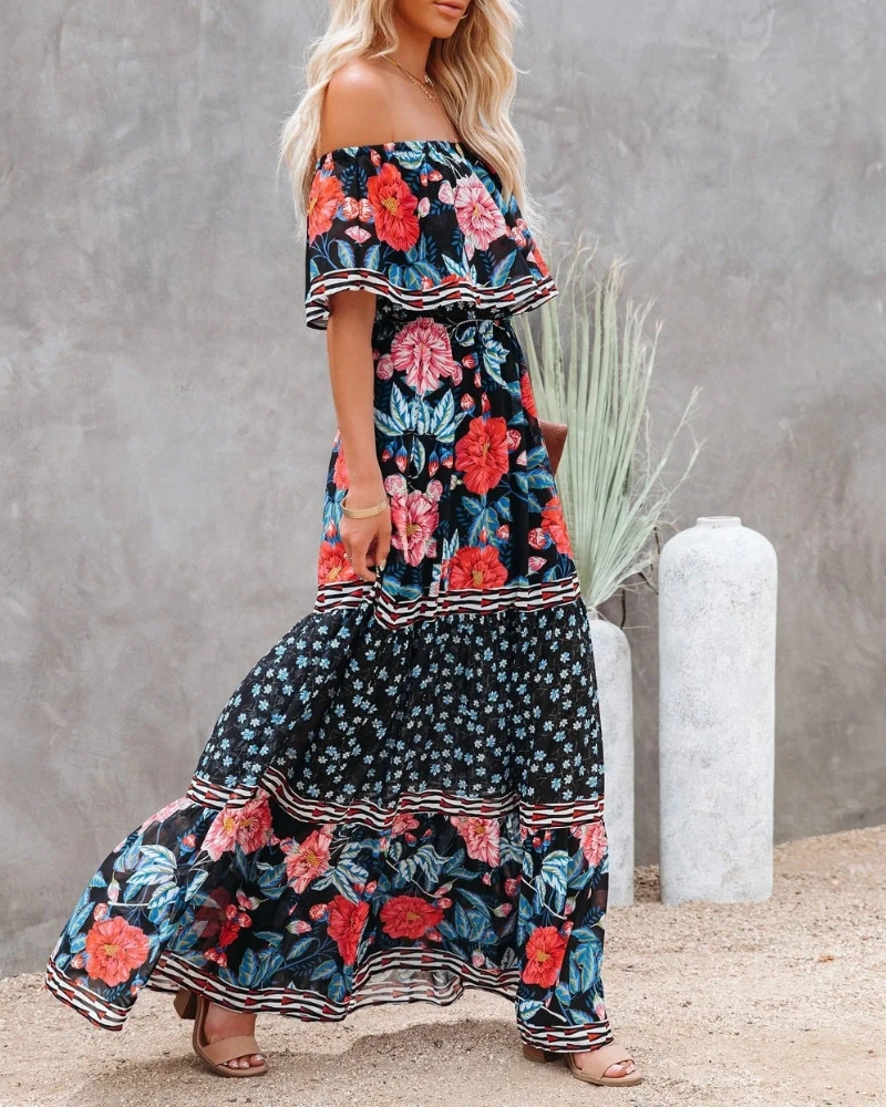 Robe longue col fendu à lacets style régulier