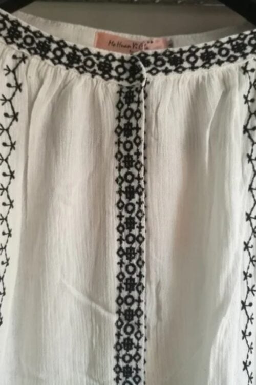 Robe manches lanterne broderie glands style bohème chic