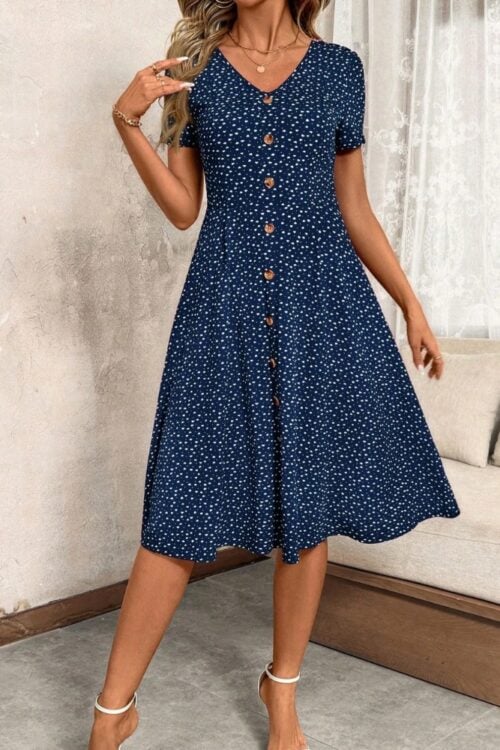 Robe midi à pois à manches courtes
