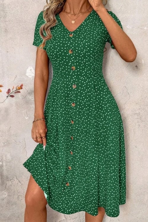 Robe midi à pois à manches courtes