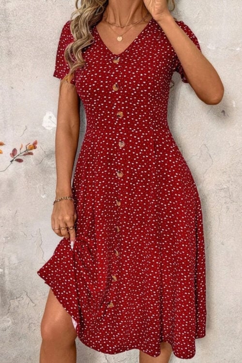 Robe midi à pois à manches courtes