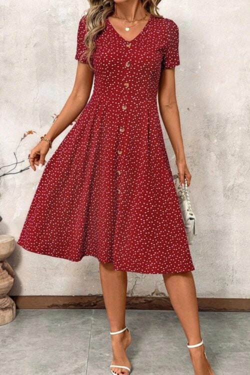 Robe midi à pois à manches courtes